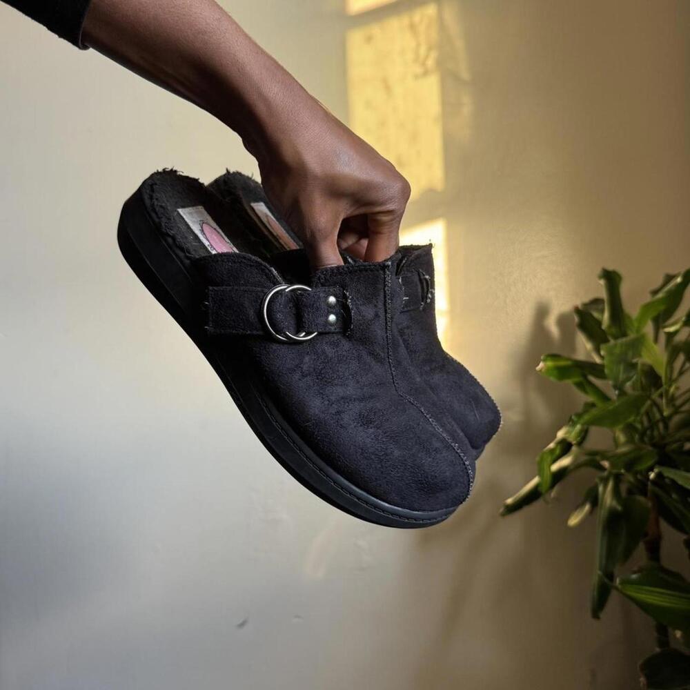 Vintage Black faux‎ fur mule with side buckle details size 8.5